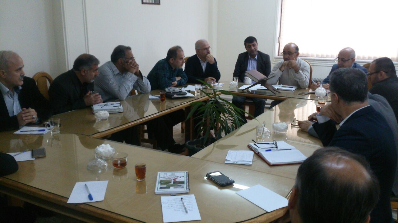 جلسه تبیین سیاست های سازمان در مدیریت جهاد کشاورزی لاهیجان