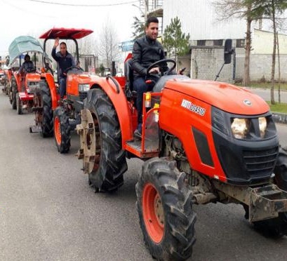  رژه ماشین آلات کشاورزی در کوچصفهان 