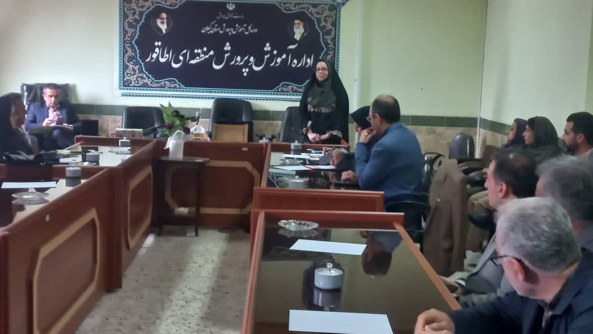 دوره تخصصی توسعه نوغانداری در اطاقور لنگرود برگزار شد