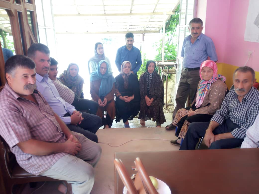 انتقال داده های علمی به کشاورزان و کارشناسان پهنه ها با حضور محقق معین در شهرستان لاهیجان