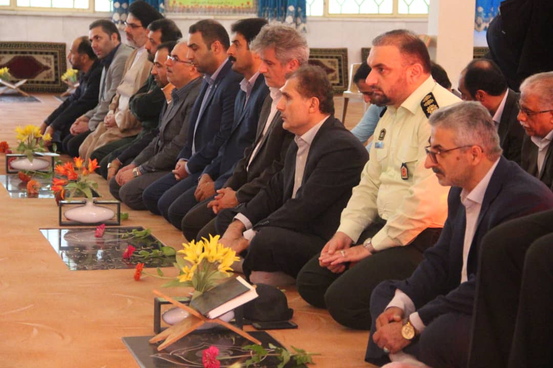 گلباران مزار شهدا شهرستان لاهیجان در اولین روز از هفته دولت